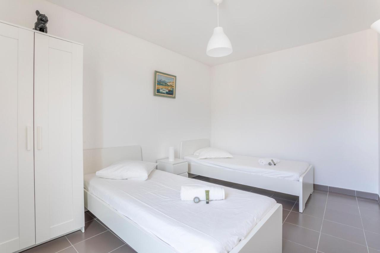 New Joliette Comfortable Apartment Well Located With Private Parking Marseille Bagian luar foto
