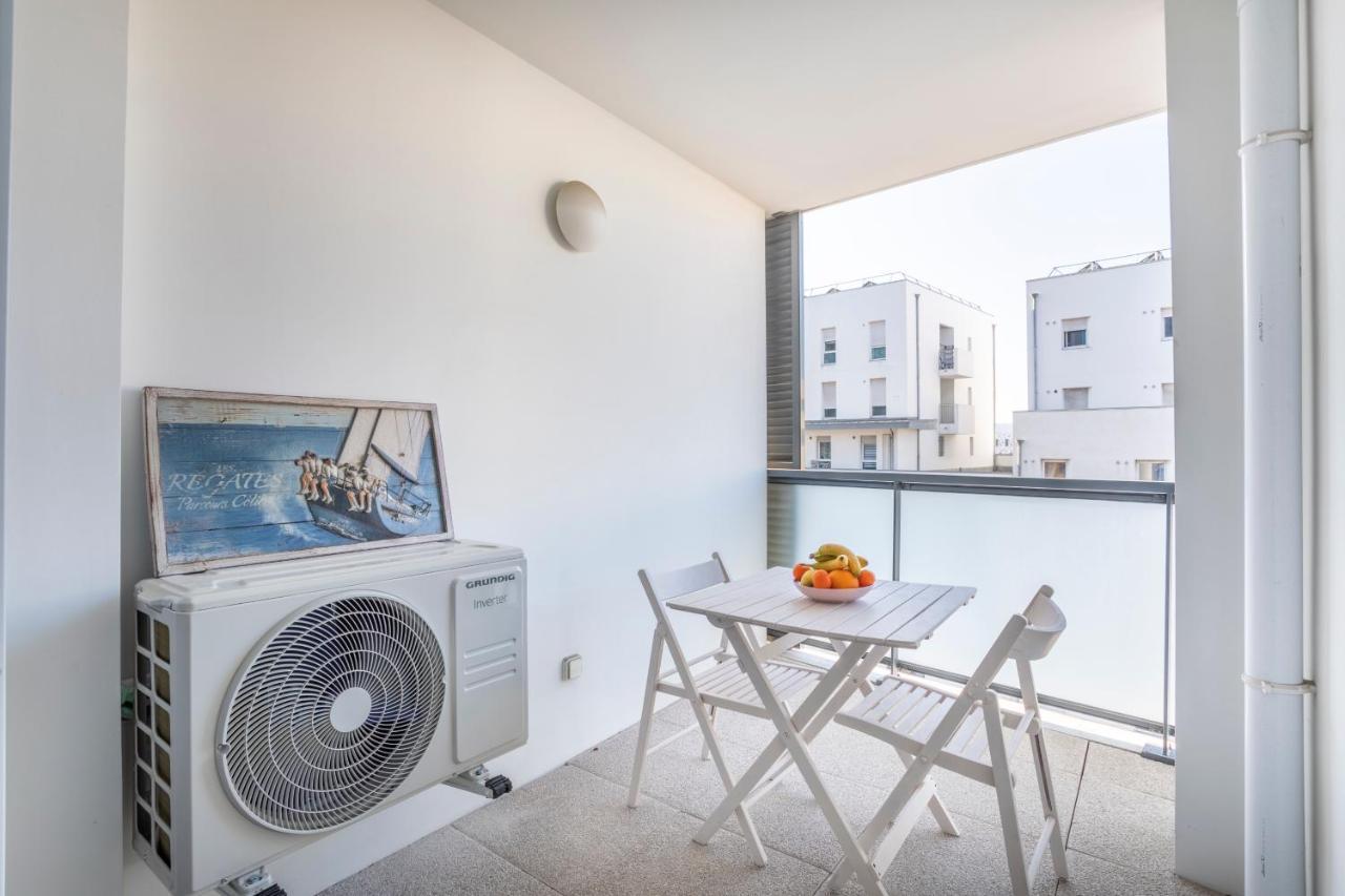 New Joliette Comfortable Apartment Well Located With Private Parking Marseille Bagian luar foto
