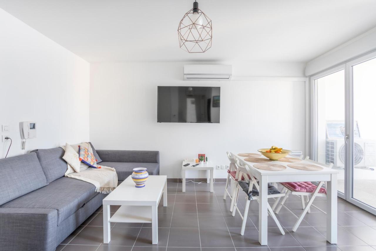 New Joliette Comfortable Apartment Well Located With Private Parking Marseille Bagian luar foto